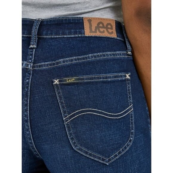 Lee Women's Mid Rise Cuffed Bermuda Shorts, Size 20, Mid Rise, Regular Fit - Picture 4 of 6